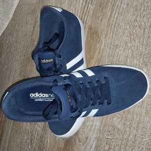 - Nwot Adidasneo court comfort footbed size men 7 youth 5.5